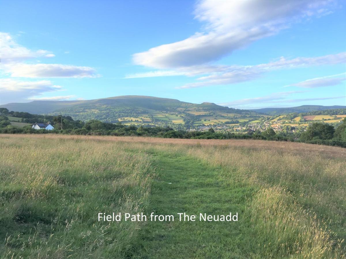 Neuadd B&B Suites Crickhowell Ngoại thất bức ảnh