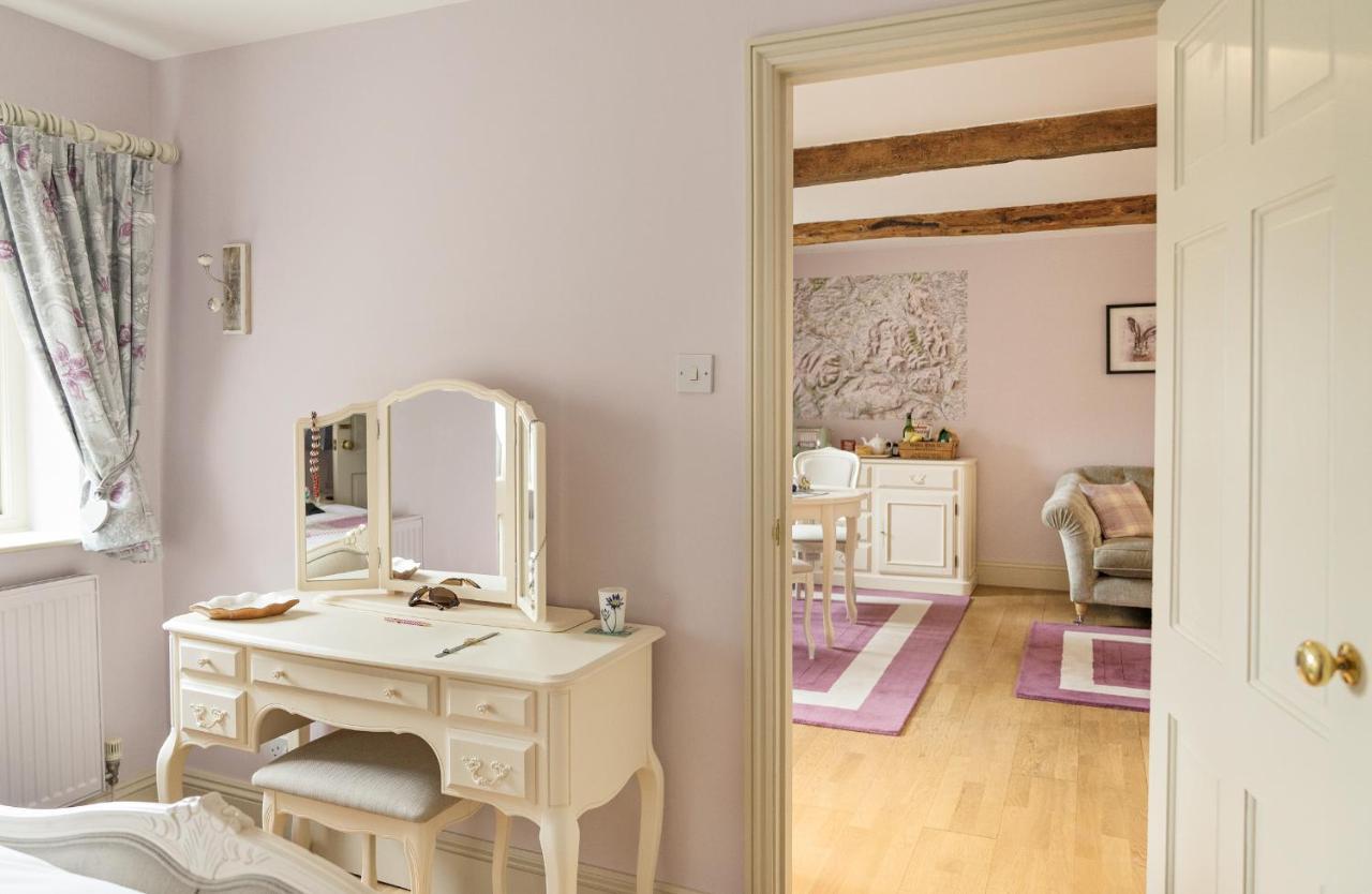 Neuadd B&B Suites Crickhowell Ngoại thất bức ảnh