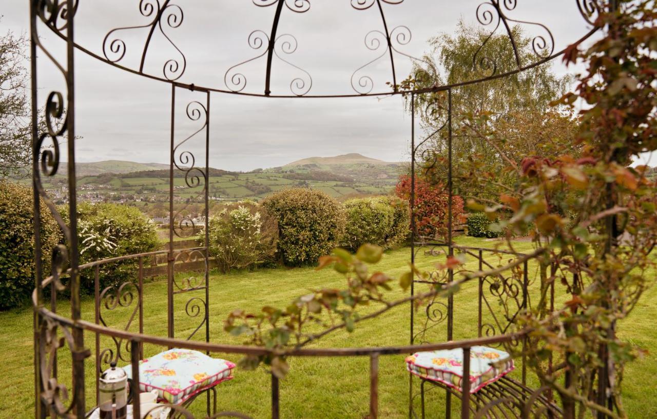Neuadd B&B Suites Crickhowell Ngoại thất bức ảnh
